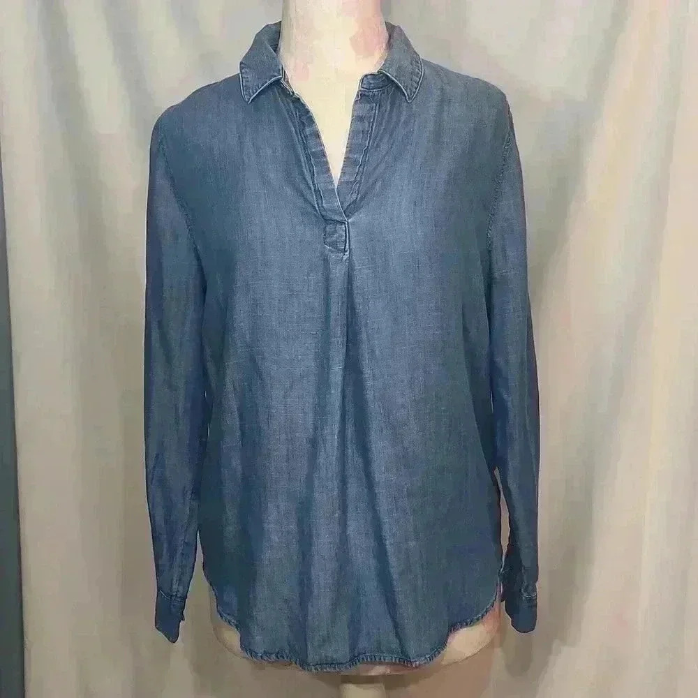Banana Republic Long Sleeve Back Button Tunic Top